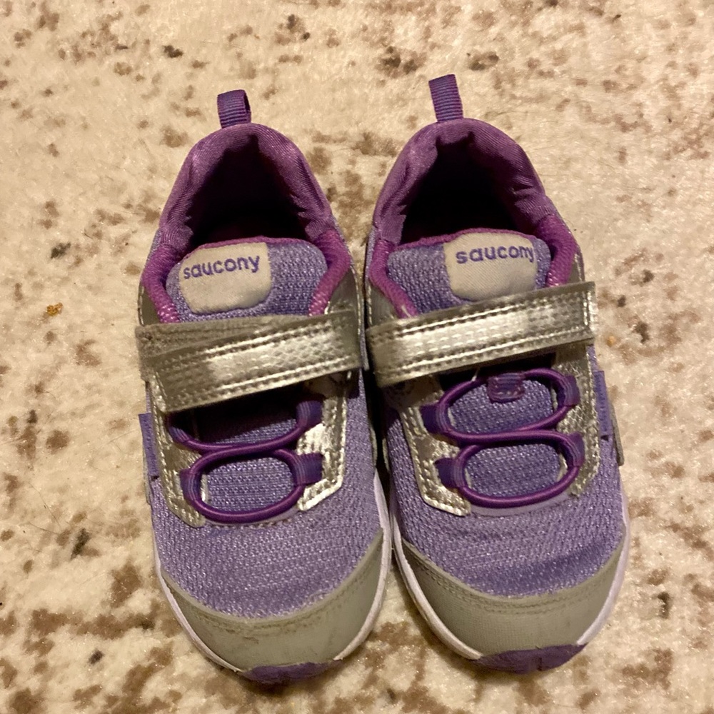 Toddler saucony sneakers size 9w